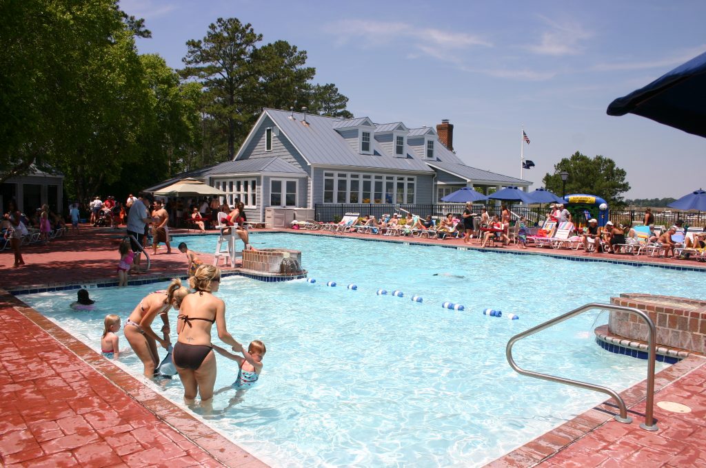 Gatling Pointe Yacht Club Pool